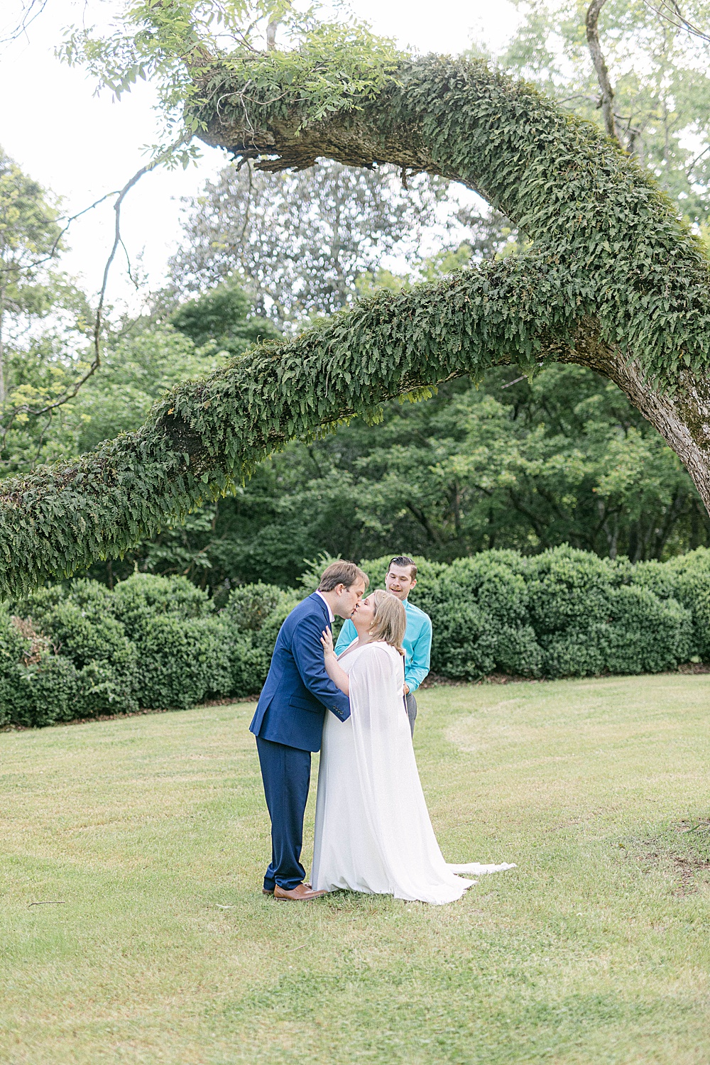 Elopement ceremony with G&A Weddings captured by Laura Watson photography