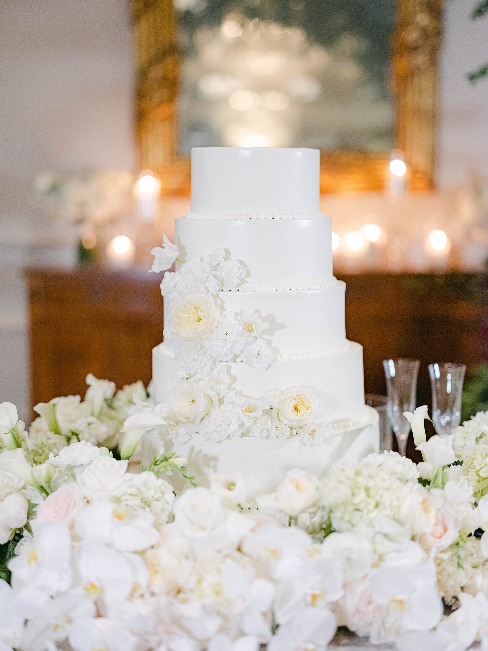 Minimalistic Wedding Cake 
